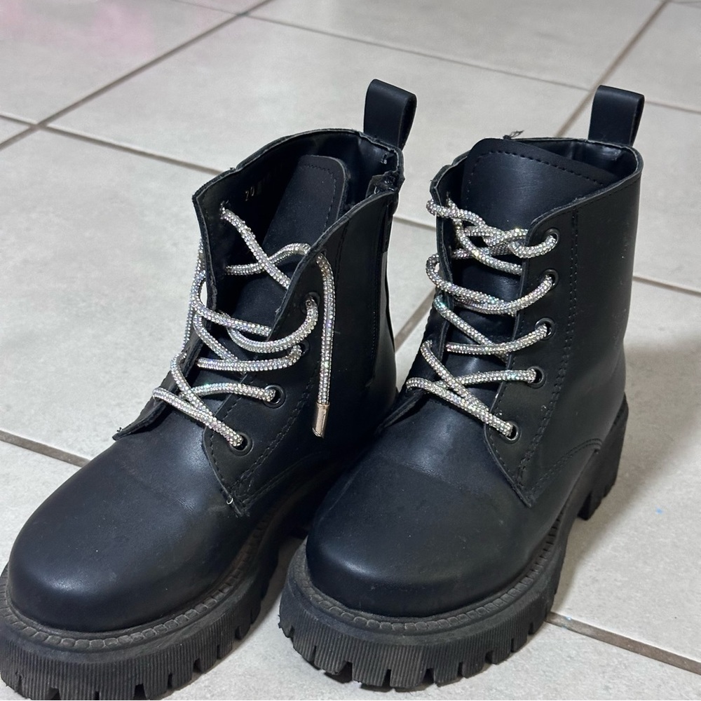 Girls Kids‎ Black Combat Boots Rhinestone Shoe Laces size 1. - Picture 2 of 6